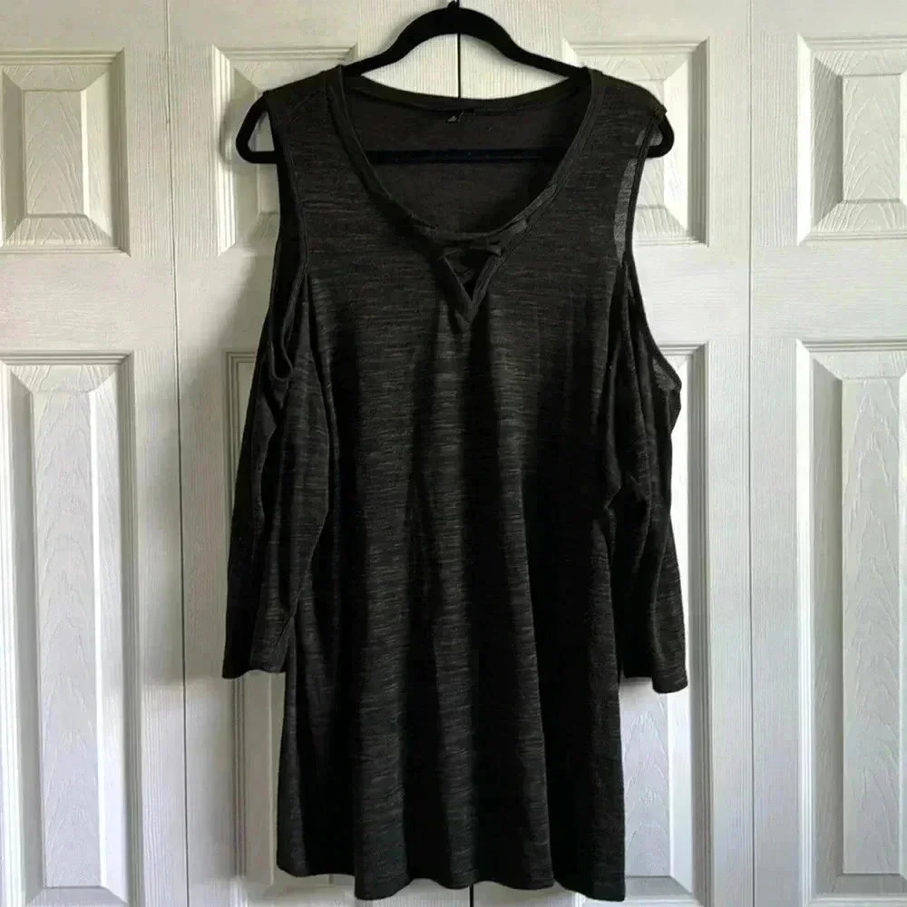 TORRID | Black/Army Green Top | COLD SHOULDER | Faux Lace Up Neckline | size 3